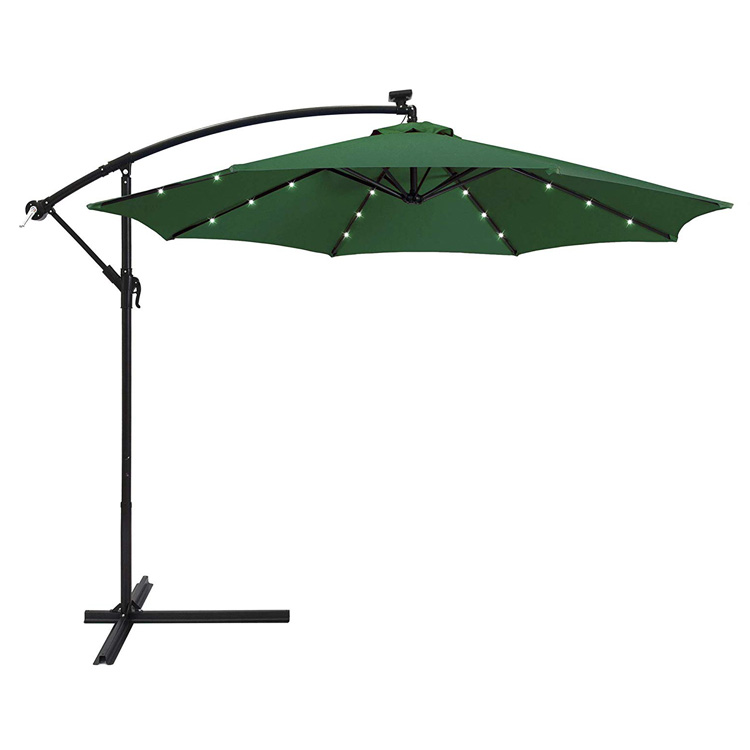 Bakit pumili ng cantilever patio payong sa mga tradisyunal na modelo ng sentro ng poste?